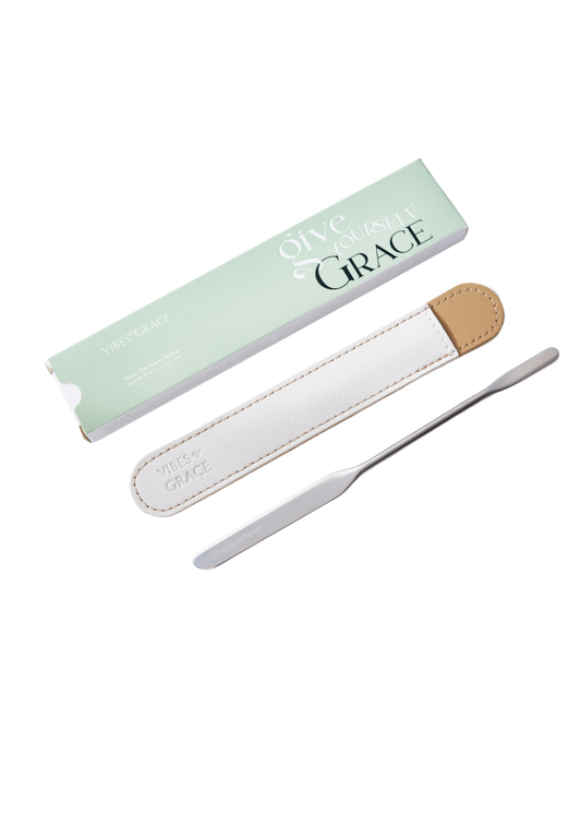 Give Yourself Grace Divine Duo Beauty Spatula